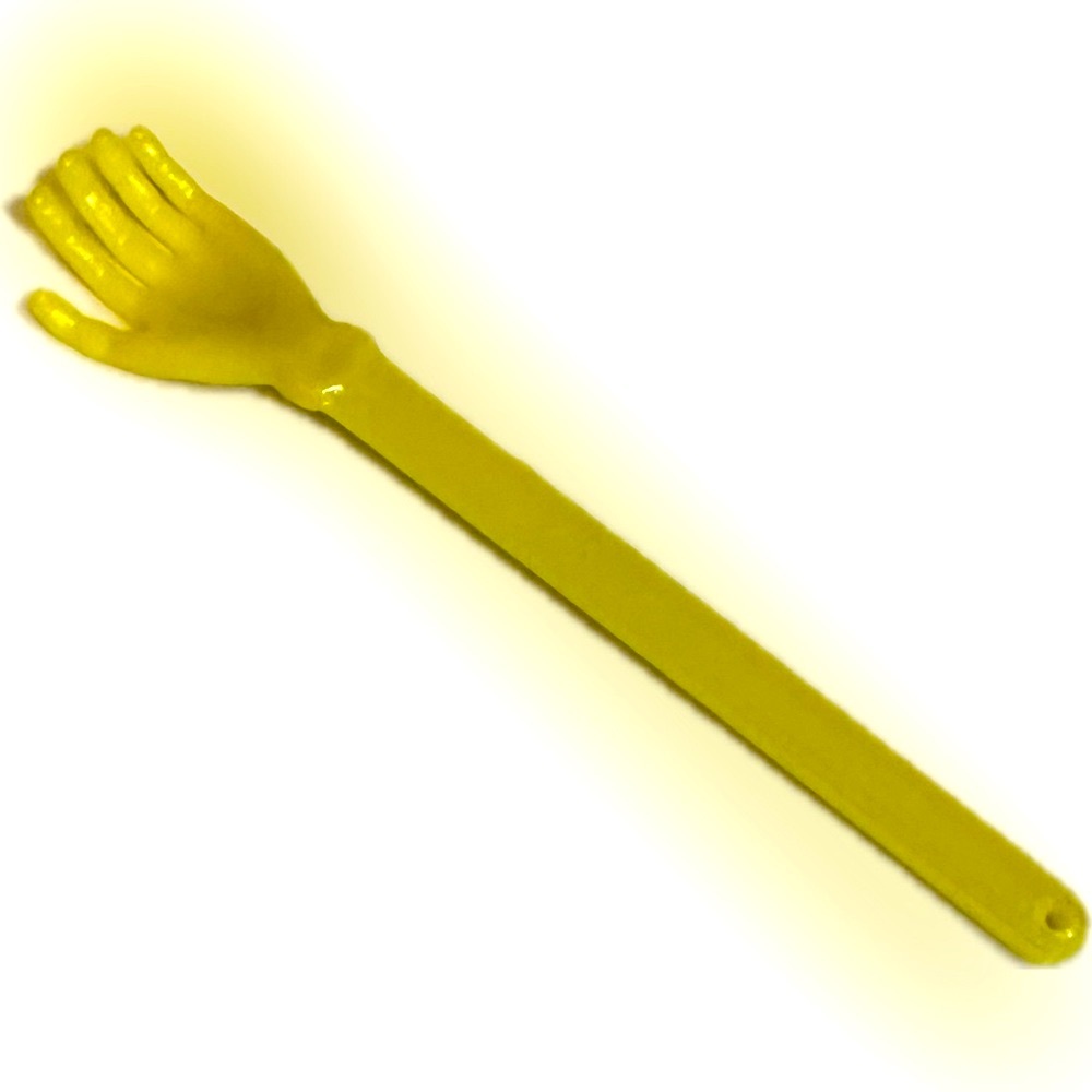 VTG 6.5” BACKSCRATCHER YELLOW HAND CARNIVAL BACK SCRATCHER TOY HONG KONG RARE